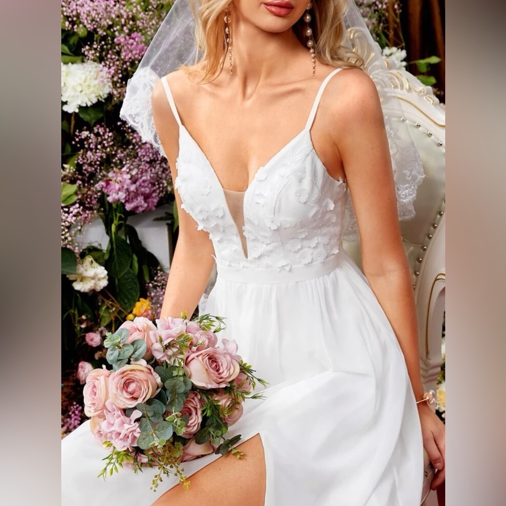 Chiffon chiffon wedding dress with split